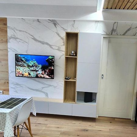 Avalona Apartment 1 Avlonya Dış mekan fotoğraf